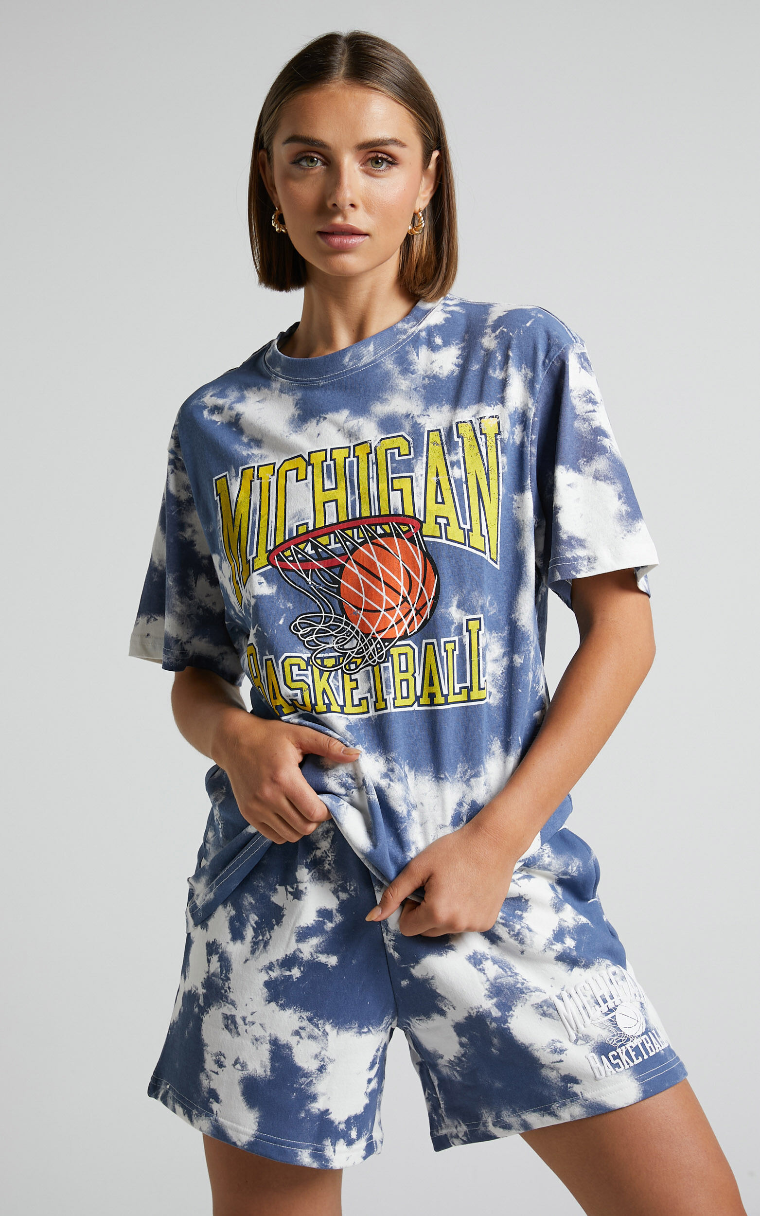 Mitchell & Ness - Michigan Basketball Short in Blue Tie Dye - L, NVY1, super-hi-res image number null