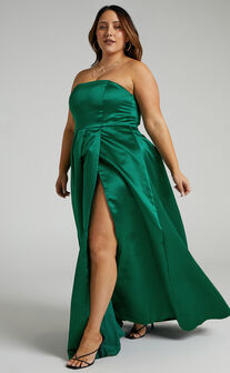 Queen Of The Show Strapless Maxi Dress in Emerald Satin