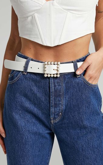 Lausanne Square Pearl Buckle Belt in White