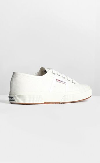 Superga - 2750 Cotu Classic Sneakers in White Canvas