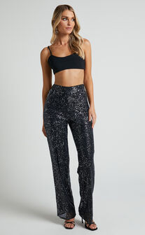 Izzie Pant - High Waisted Pocket Straight Leg Pant in Black