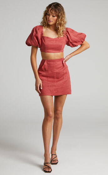 Amalie The Label - Sobitia Linen Puff Sleeve Crop Top in Dusty Rose