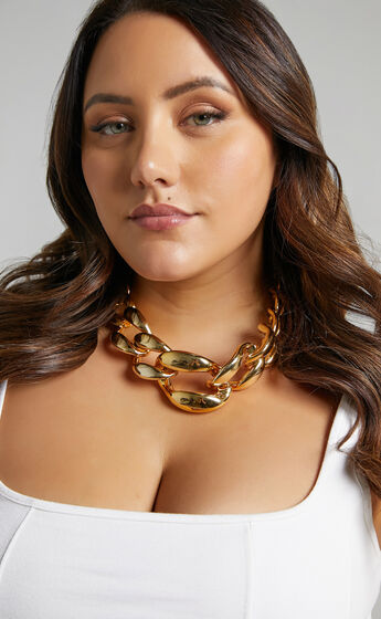 Alicha Necklace in Gold