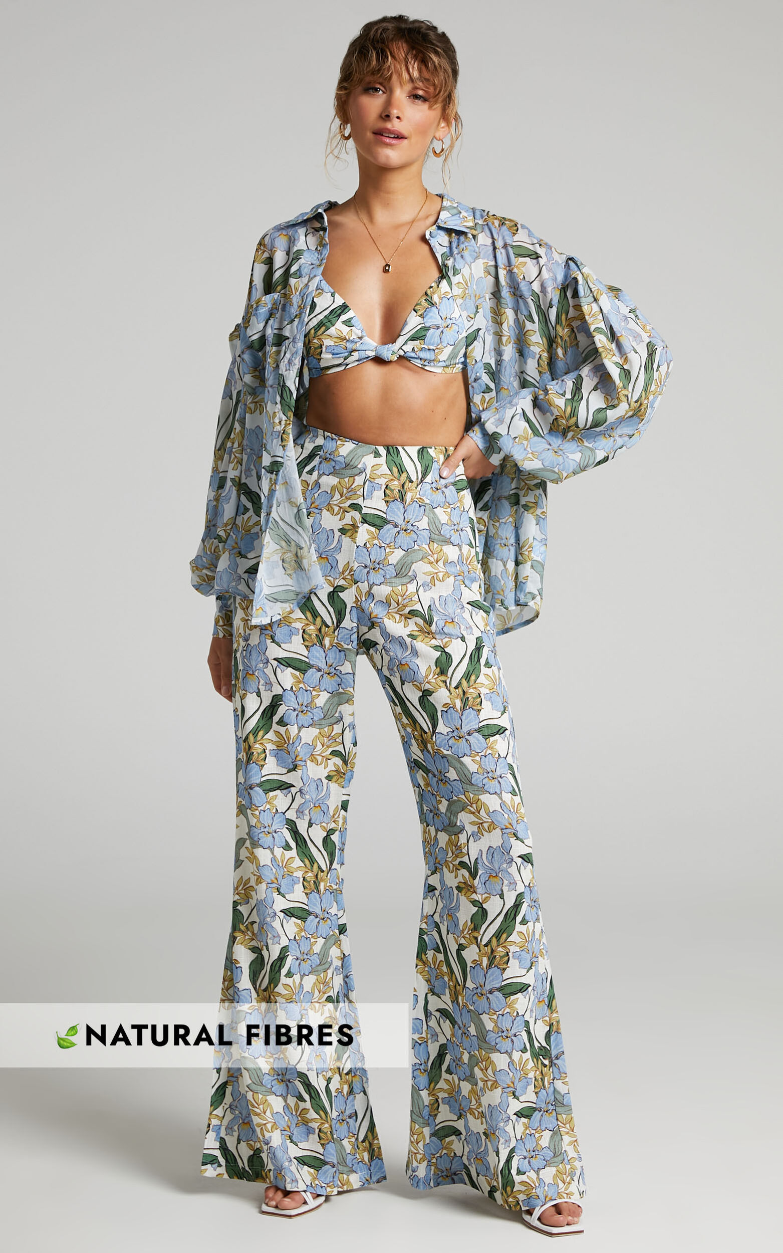 Amalie The Label - Linen Look High Waisted Laria Kick Out Flared Leg Pants in Iris Floral - 04, MLT1