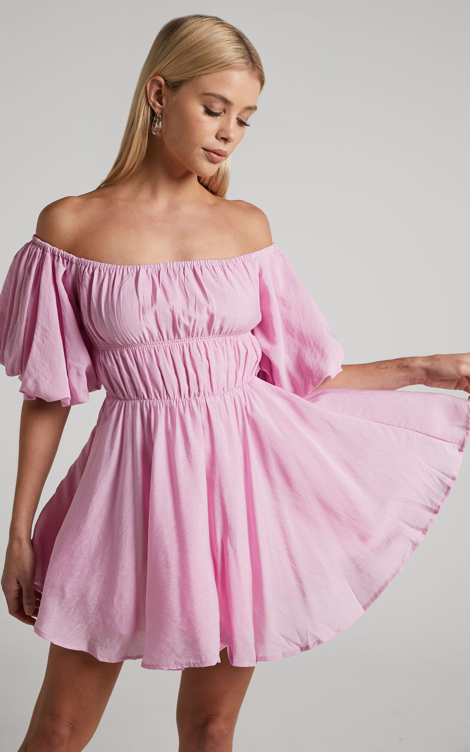 Jessra Mini Dress - Off Shoulder Puff Sleeve Dress in Pink - 06, PNK1