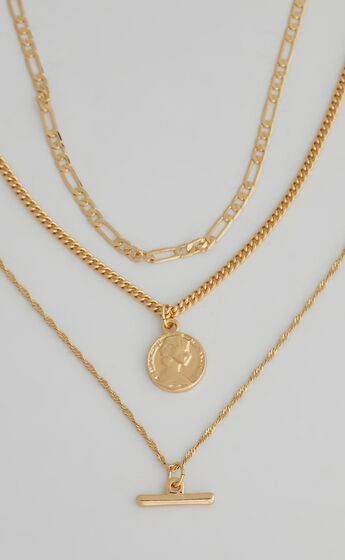 ARIALLA Multi Layered Chain NECKLACE in Gold