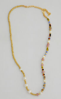 Jumilla Necklace in Gold/Pearl