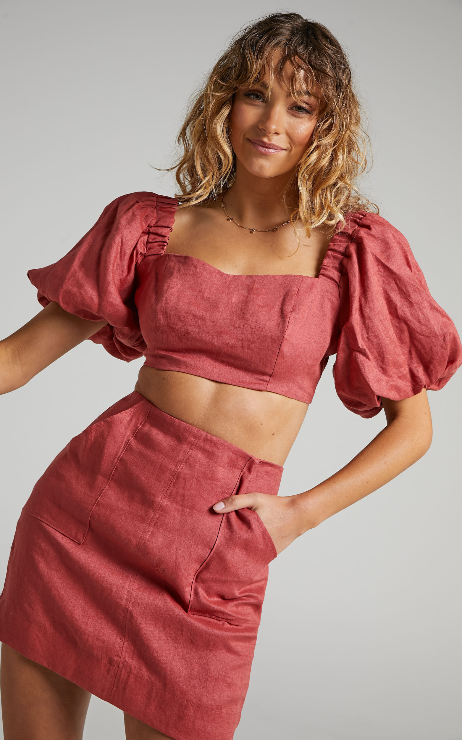 Amalie The Label - Sobitia Linen Puff Sleeve Crop Top in Dusty Rose - 06, PNK1, super-hi-res image number null