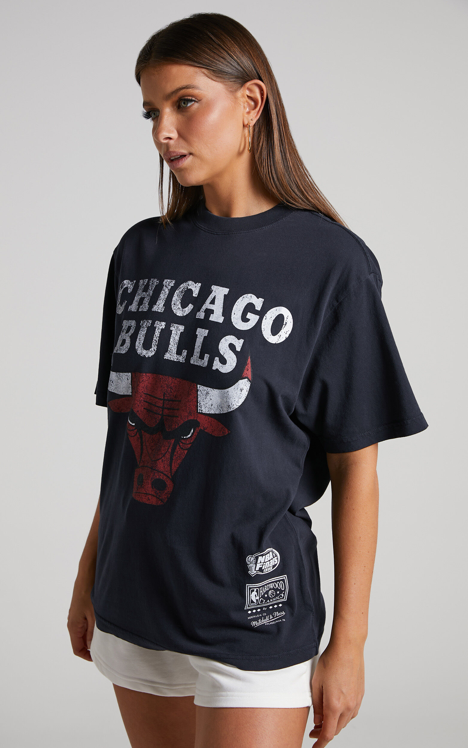 Chicago Bulls Vintage T-Shirt in Faded Black - Glue Store