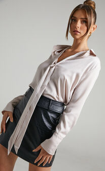 Veranne Long Sleeve Blouse with Neck Tie in Cream