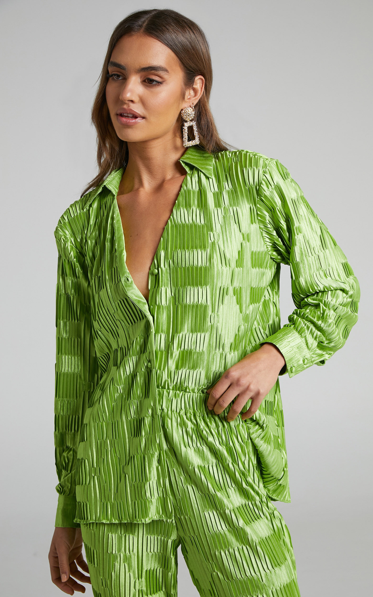 Greta Geometric Plisse Button Up Shirt in Green - 04, GRN1, super-hi-res image number null