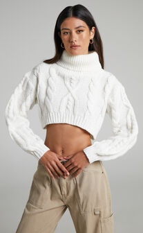 Deliah Cropped Cable Knit Jumper in Cream