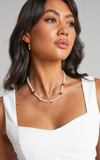 Tatum Necklace in Pearl