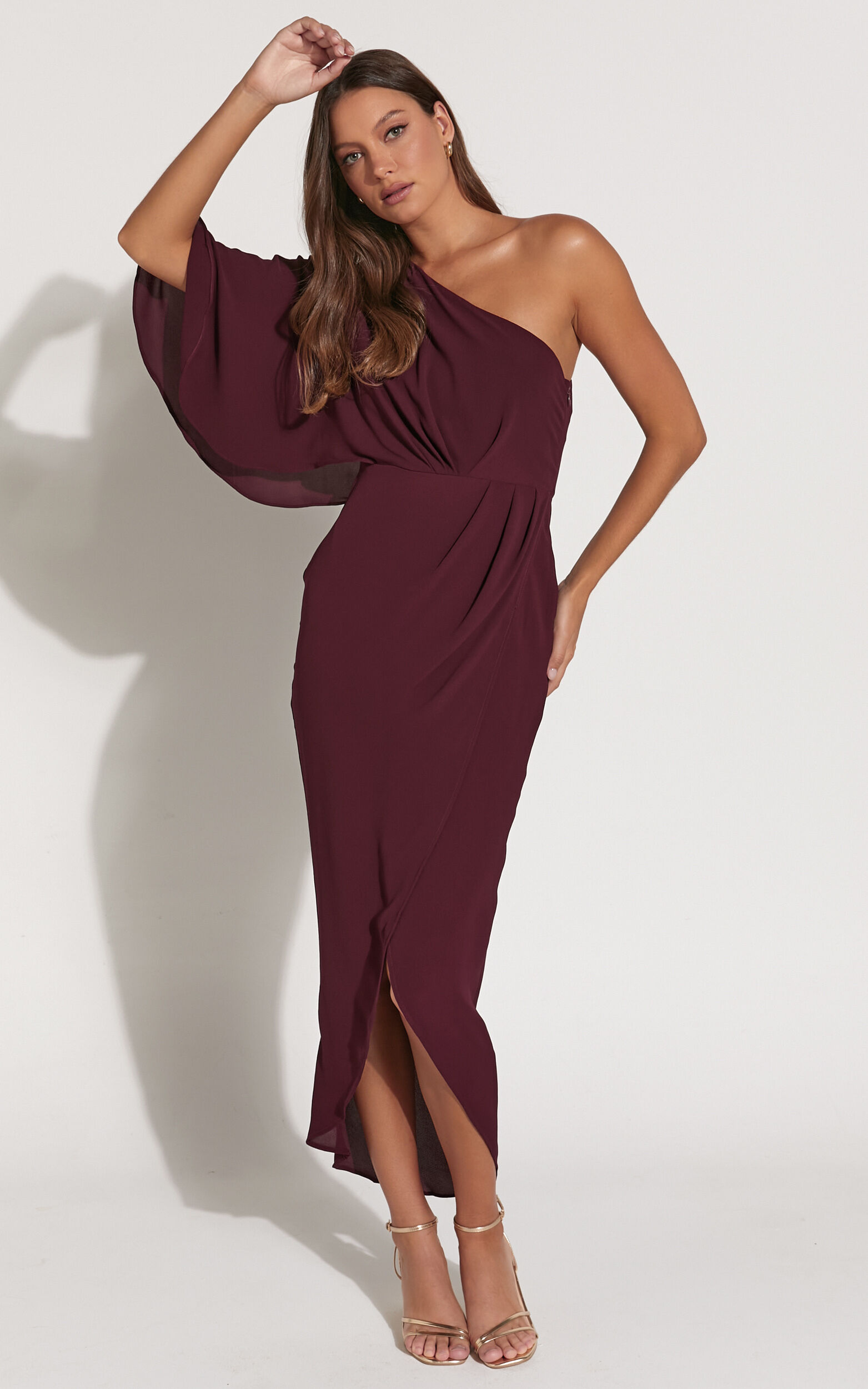 Belmira Midaxi Dress - One Shoulder Asymmetrical Short Sleeve Split Dress in Merlot - 04, RED2