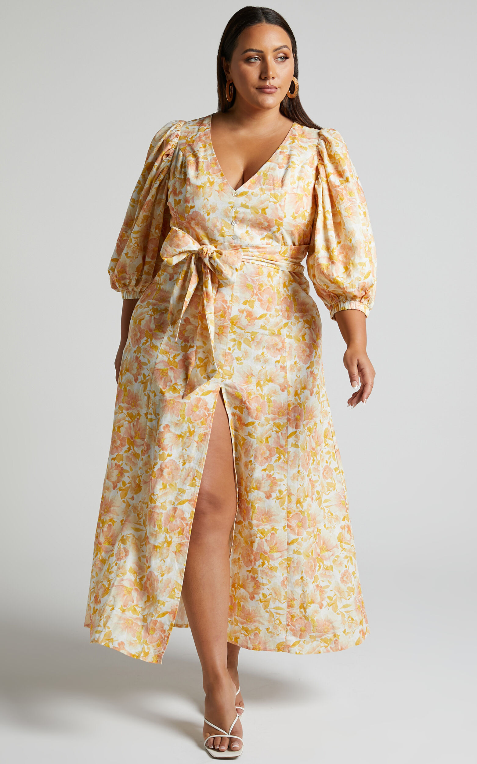 Amalie The Label - Lytina Puff Sleeve Open Back Midaxi Dress in Sierra Floral - 06, PNK1