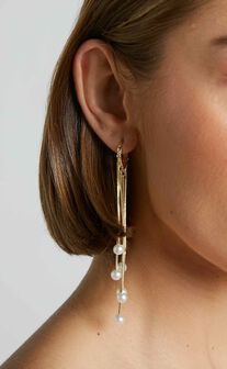 Karitha Earrings - Drop Earrings in Gold with Pearls
