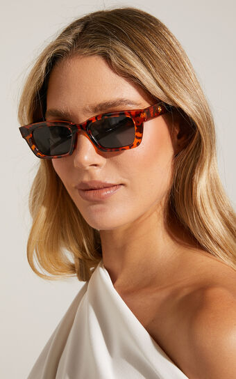 Jimma Sunglasses - Square Cateye Sunglasses in Tortoiseshell