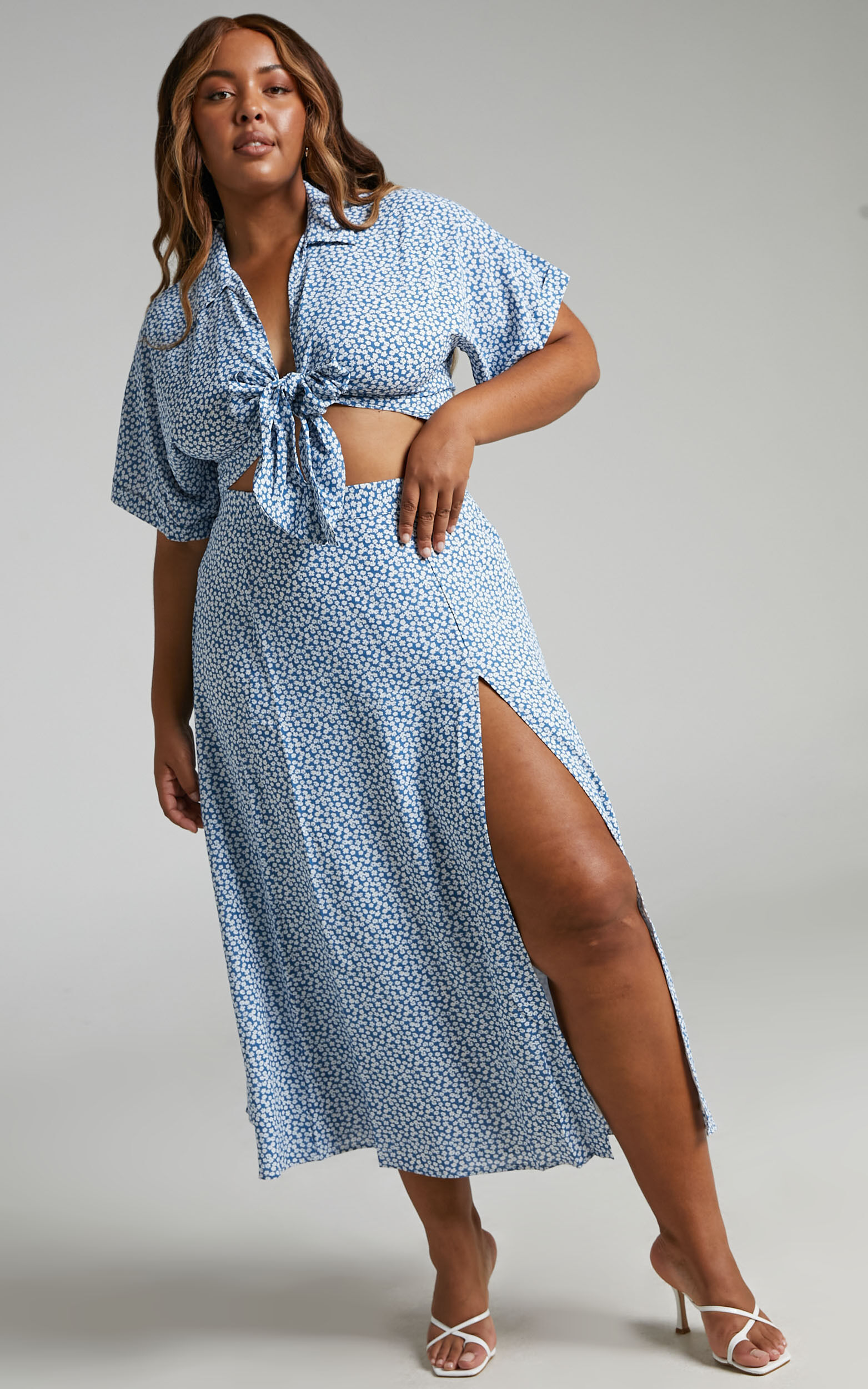 Melodie Tie Front Short Sleeve Crop Top and Split Midi Skirt Two Piece Set in Blue Floral - 04, NVY1, super-hi-res image number null