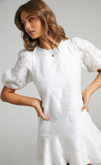 Maezie Puff Sleeve Mini Shift Dress in White Embroidery