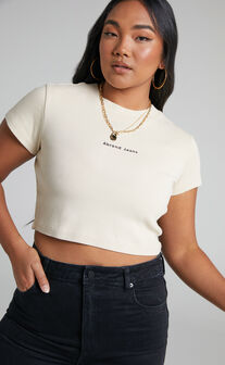 Abrand - A 90's Crop Tee in Latte