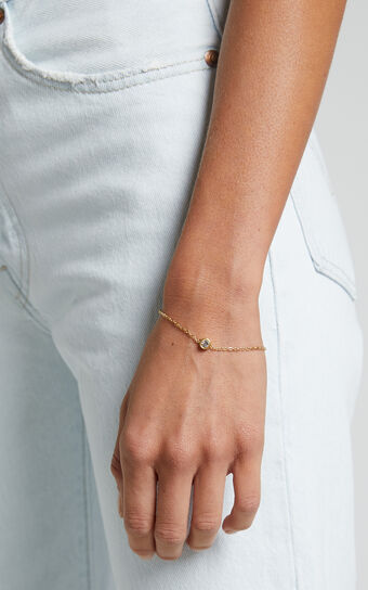 Mercedita Bracelet - Fine Chain Diamante Pendant Bracelet in Gold