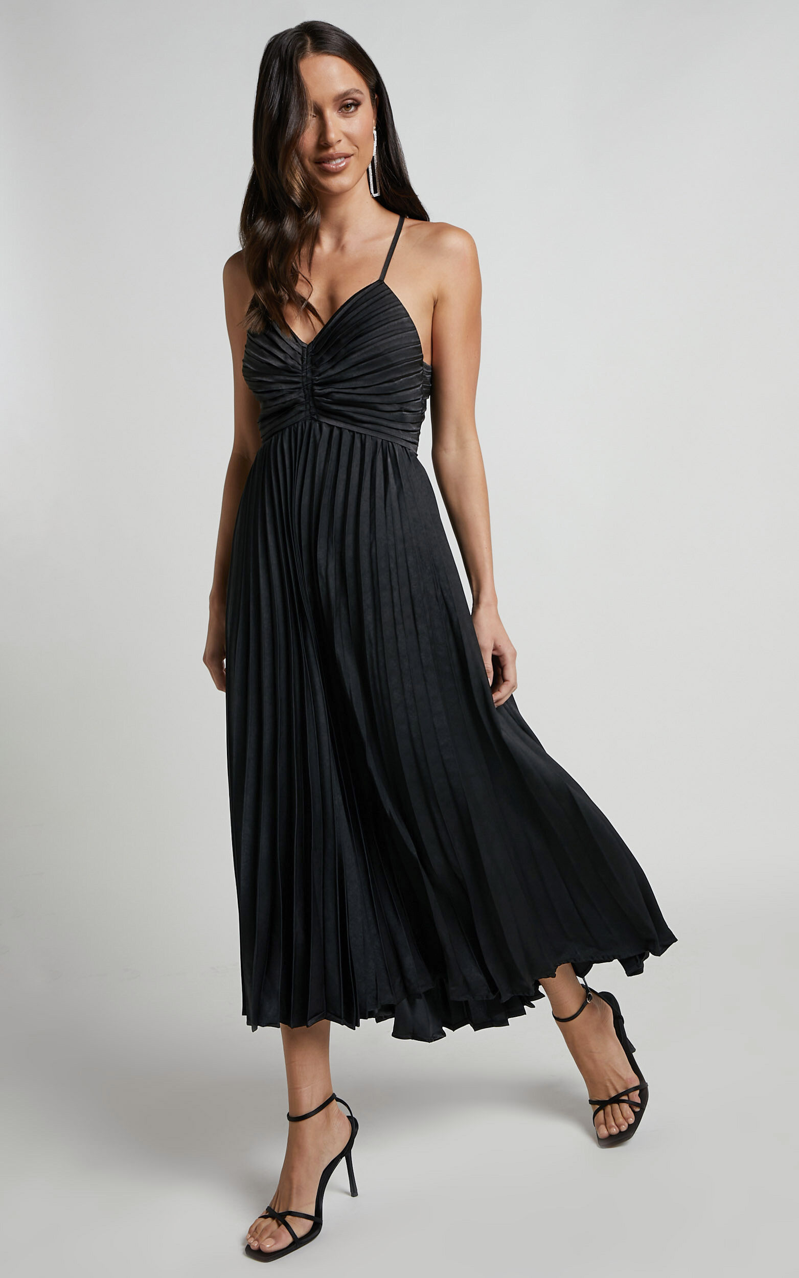 genopfyldning mangfoldighed forestille Zayla Midaxi Dress - Plisse Twist Front Dress in Black | Showpo USA