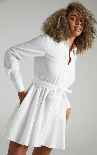 Ciri Dress in White
