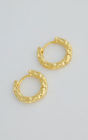 Esmay Hoop Earrings in Gold