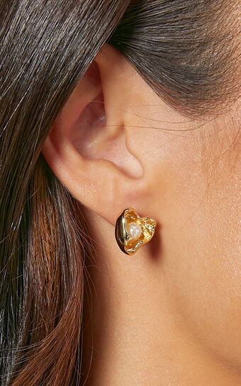 Bobbi Pearl Stud Earring in Gold