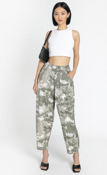 Lioness - On My Way Denim Jeans in Green Camo