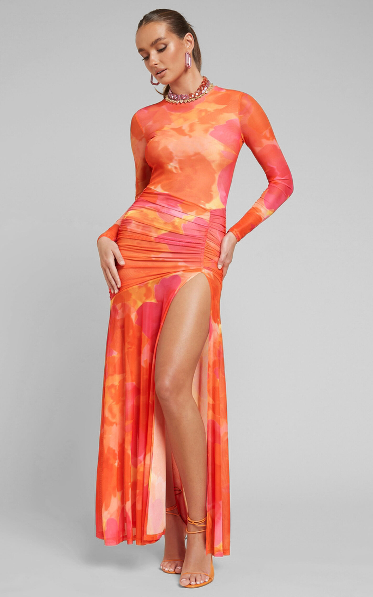 Runaway The Label - Olivia Maxi Dress in Floral Print - XS, PNK2, super-hi-res image number null