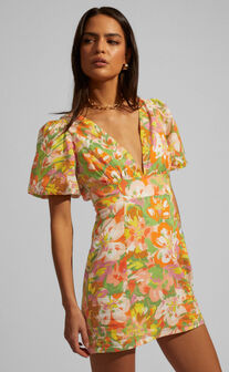 Taurina Short Sleeve Panelled Plunge Mini Dress in Candid Floral