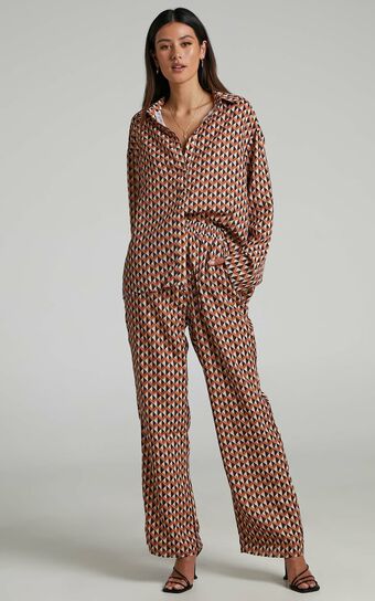 Leivi Oversized Shirt and Straight Leg Pants Two Piece Set in Mod Geo