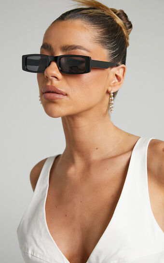 Jorgelina Rectangle Sunglasses in Black
