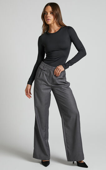 Romola Low Rise Relaxed Pocket Flap Detail Straight Leg Trousers in Charcoal