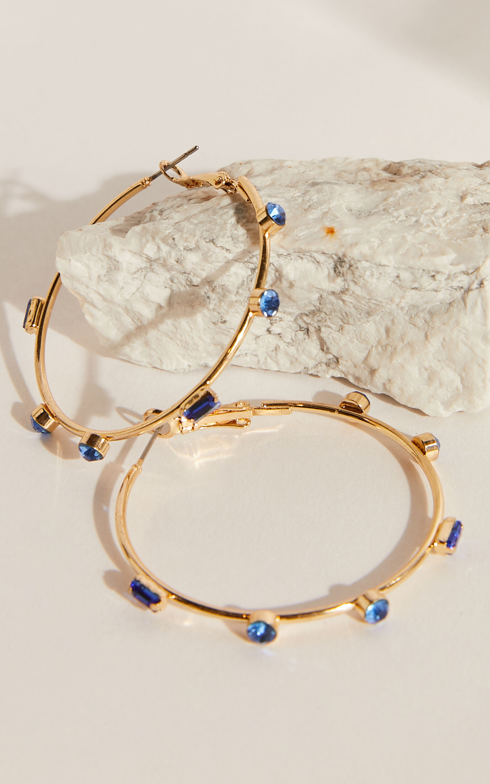 Unaizah Hoop Earrings in Gold with Blue Gems - NoSize, GLD1