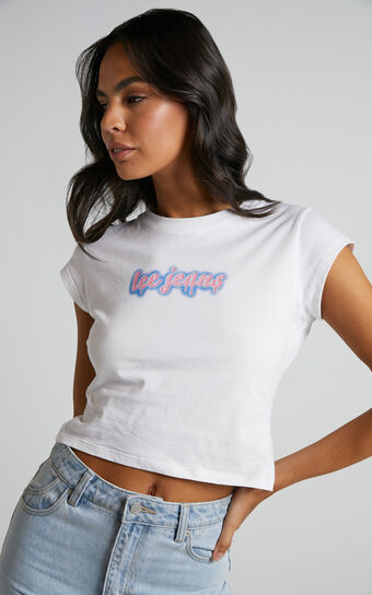 Lee - 90s Baby Tee in Tag It