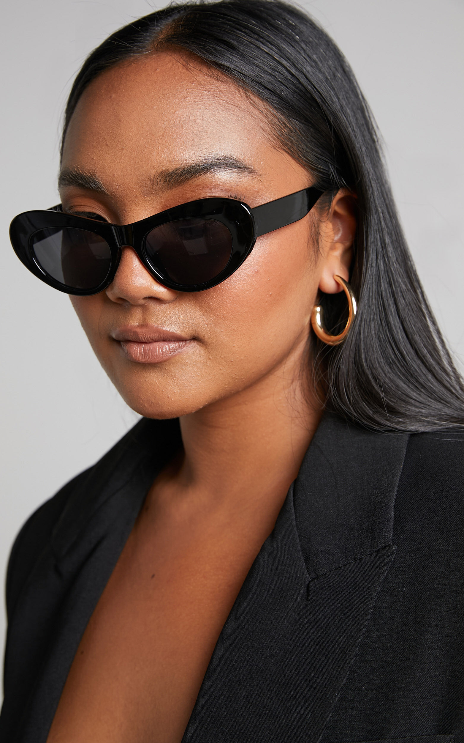 Merry Rounded Cat Eye Sunglasses in Black - NoSize, BLK1, super-hi-res image number null