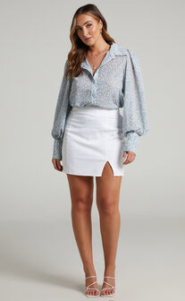 Nerizza Collared Bishop Sleeve Blouse in Dainty Floral