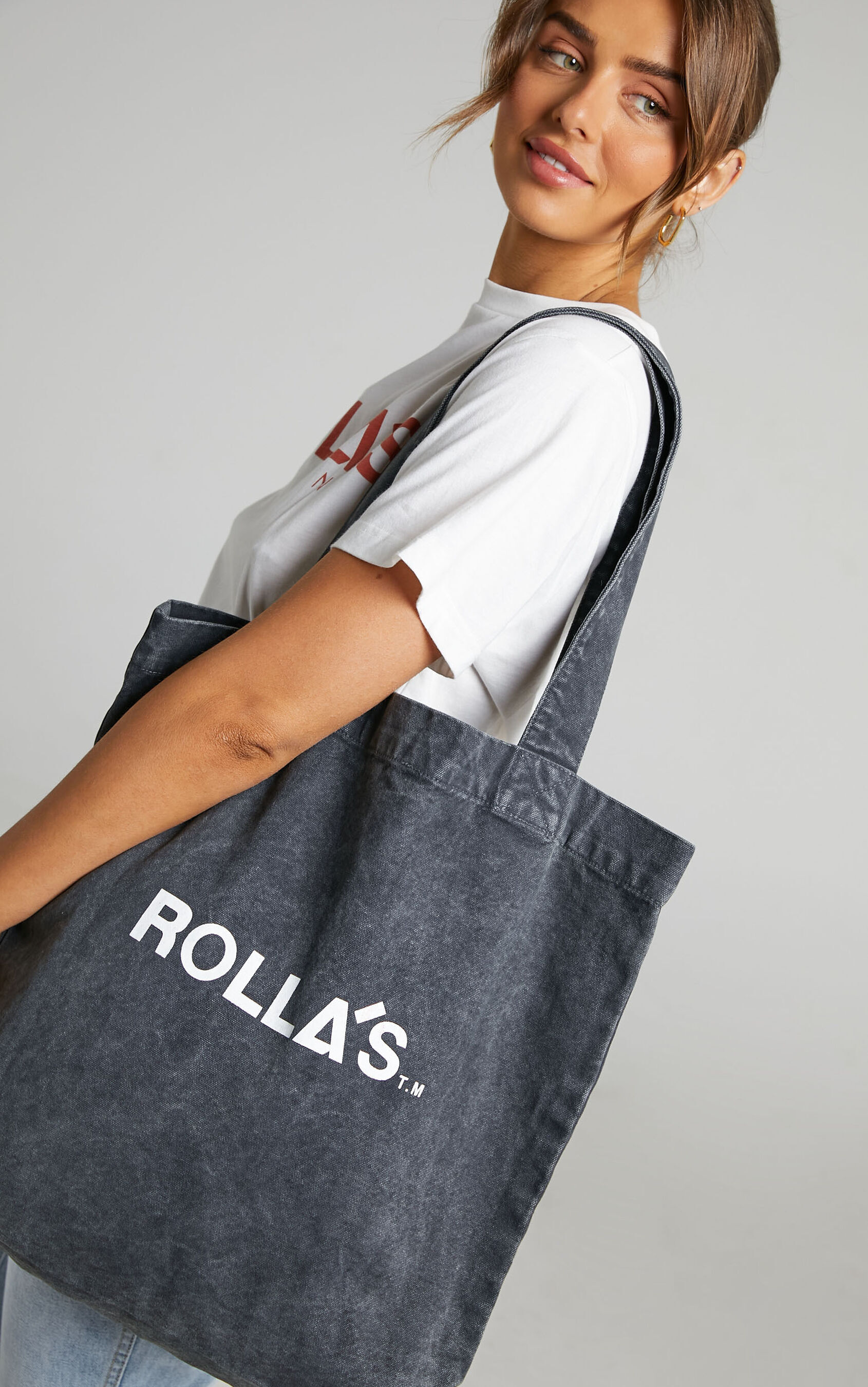 rollas-rolling-stone-1981-tote-in-washed-black