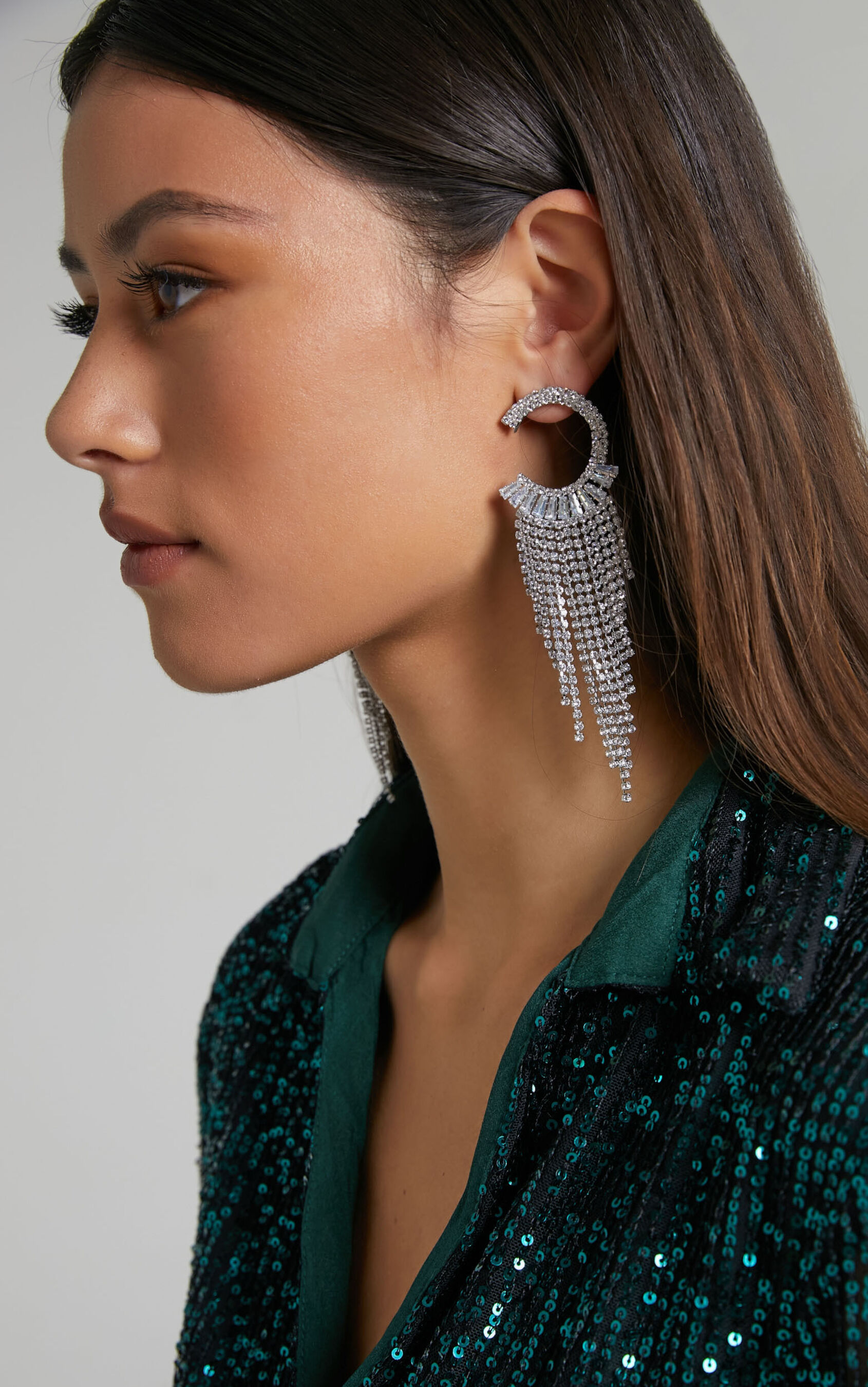 darna-diamante-drop-earrings-in-silver