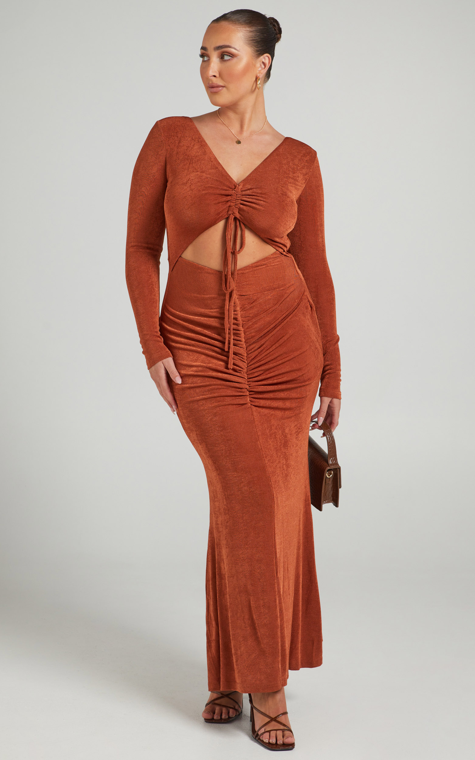 LINA_LONG_SLEEVE_MAXI_DRESS_WITH_CUT_OUT_IN_WALNUT.