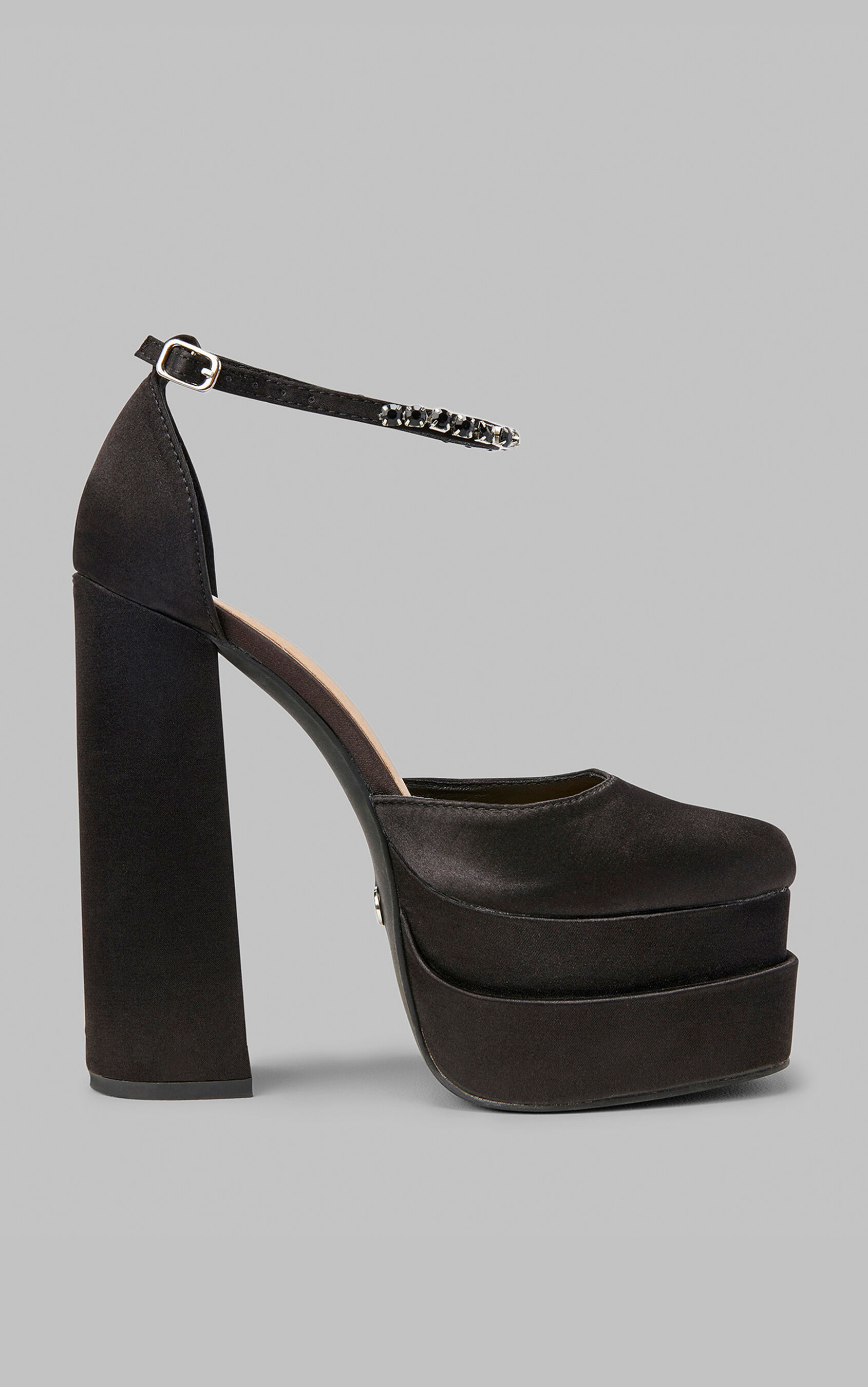 novo-zaguar-heels-in-black