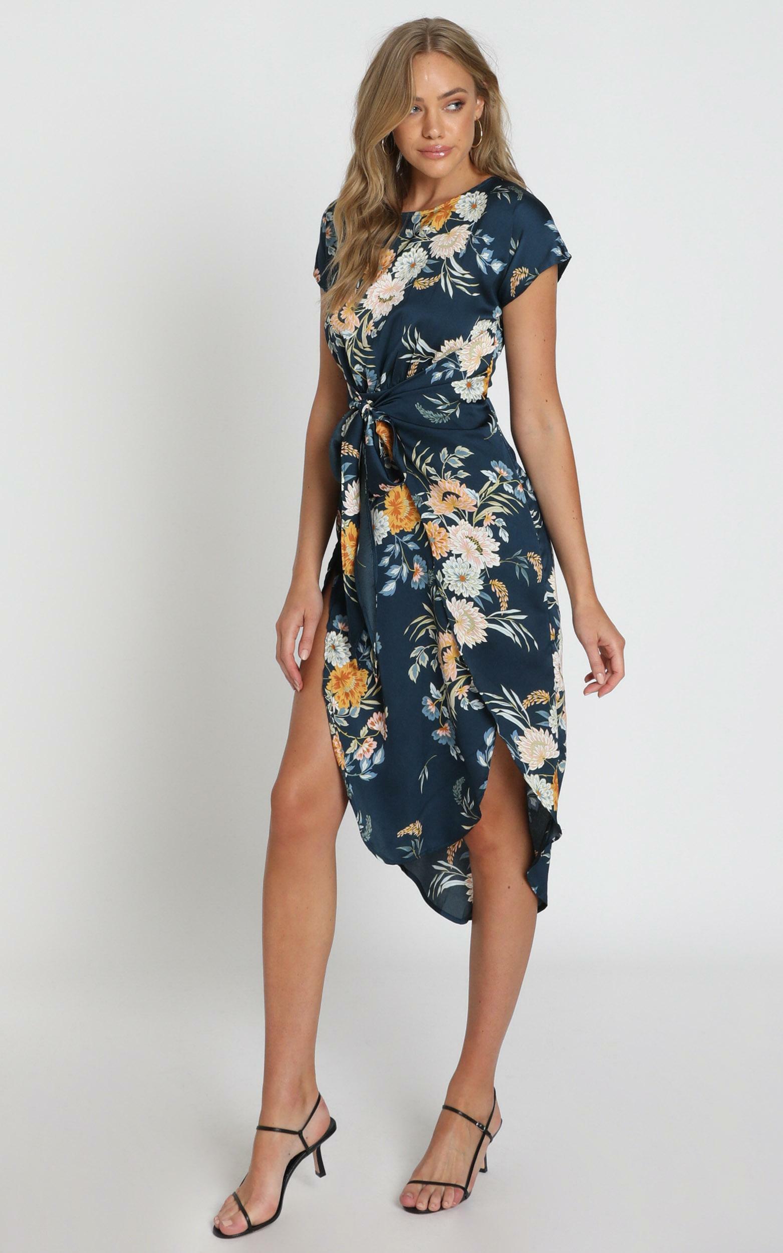 Woman in Power dress in navy floral - 20 (XXXXL), Navy, hi-res image number null