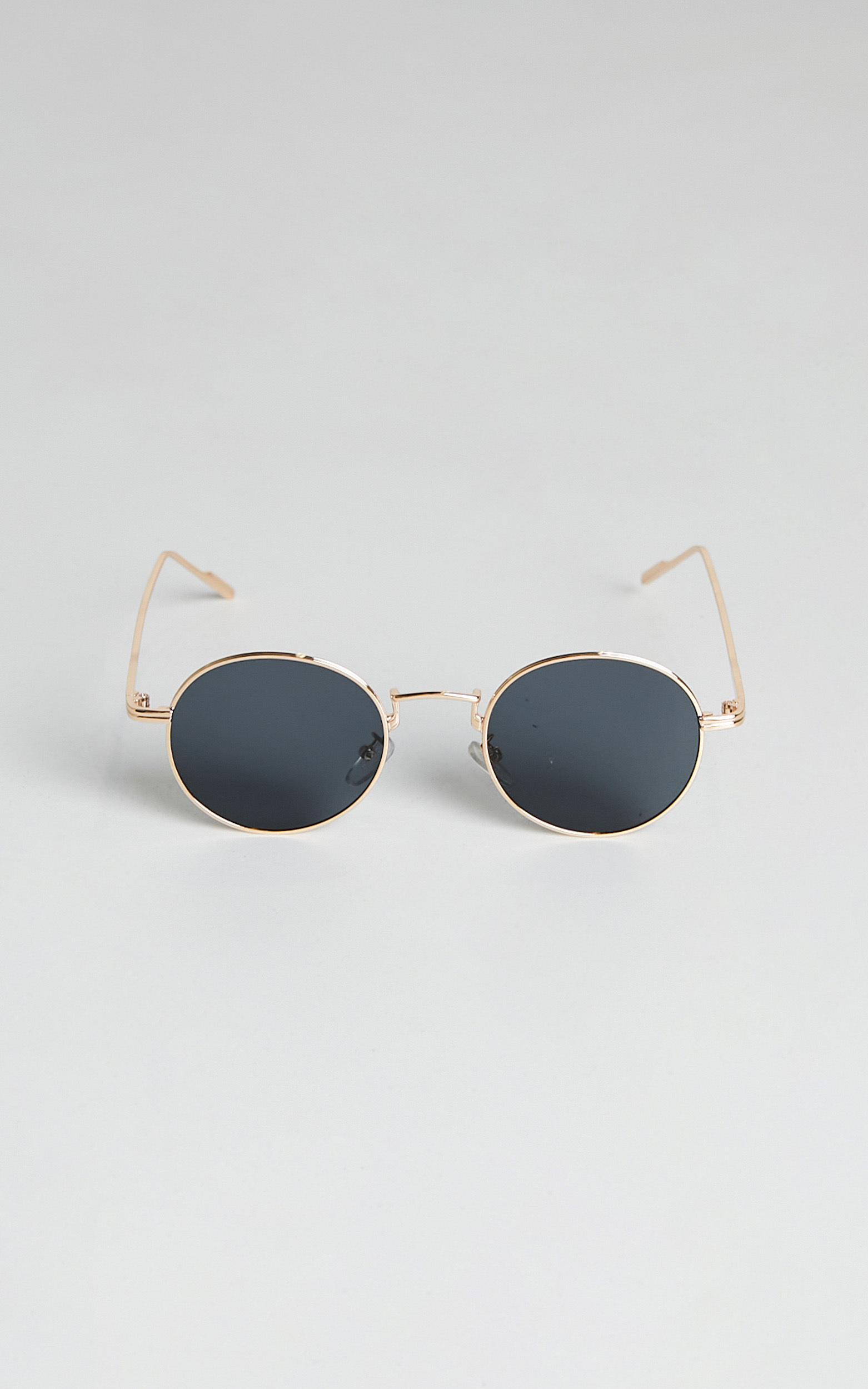 Cecelia Round Sunglasses in Black and Gold - NoSize, BLK2, hi-res image number null