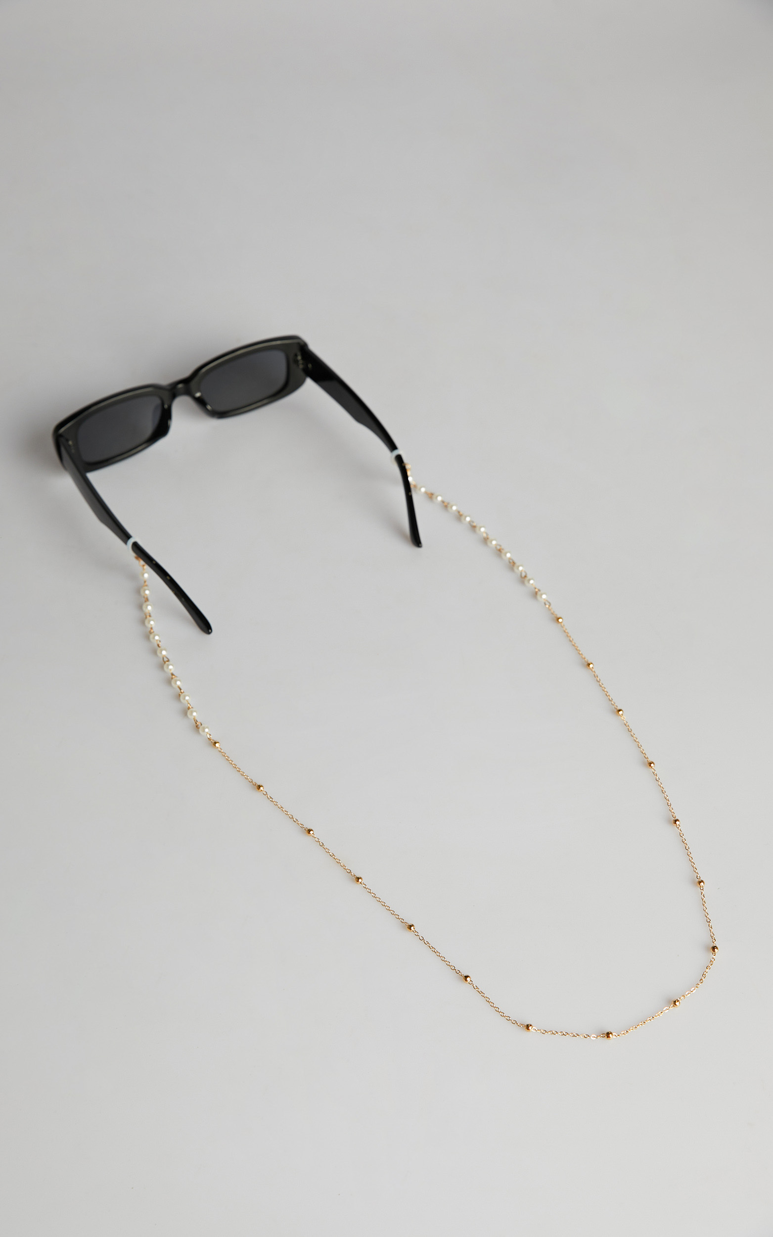 Rosdale Sunglass Chain in Pearl - NoSize, PRL1, hi-res image number null