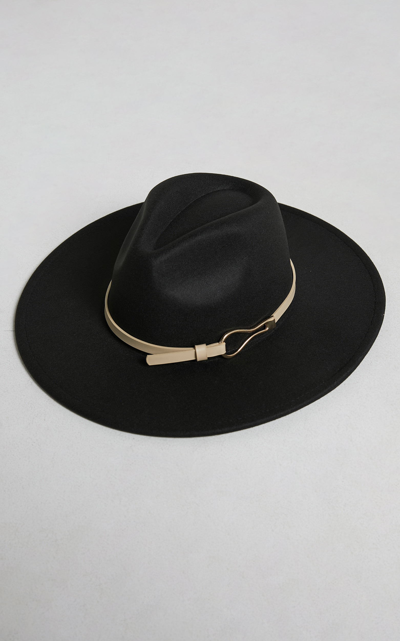 Lorianne Hat in Black - NoSize, BLK1, hi-res image number null
