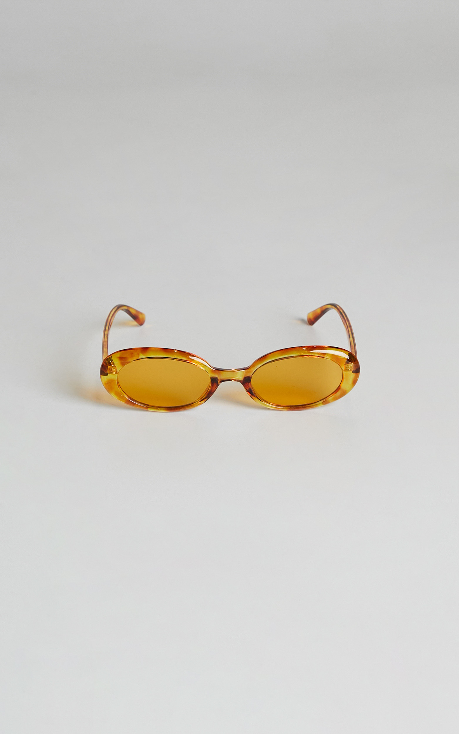 Czarina Retro Sunglasses in Orange Tortoise - NoSize, ORG2, hi-res image number null