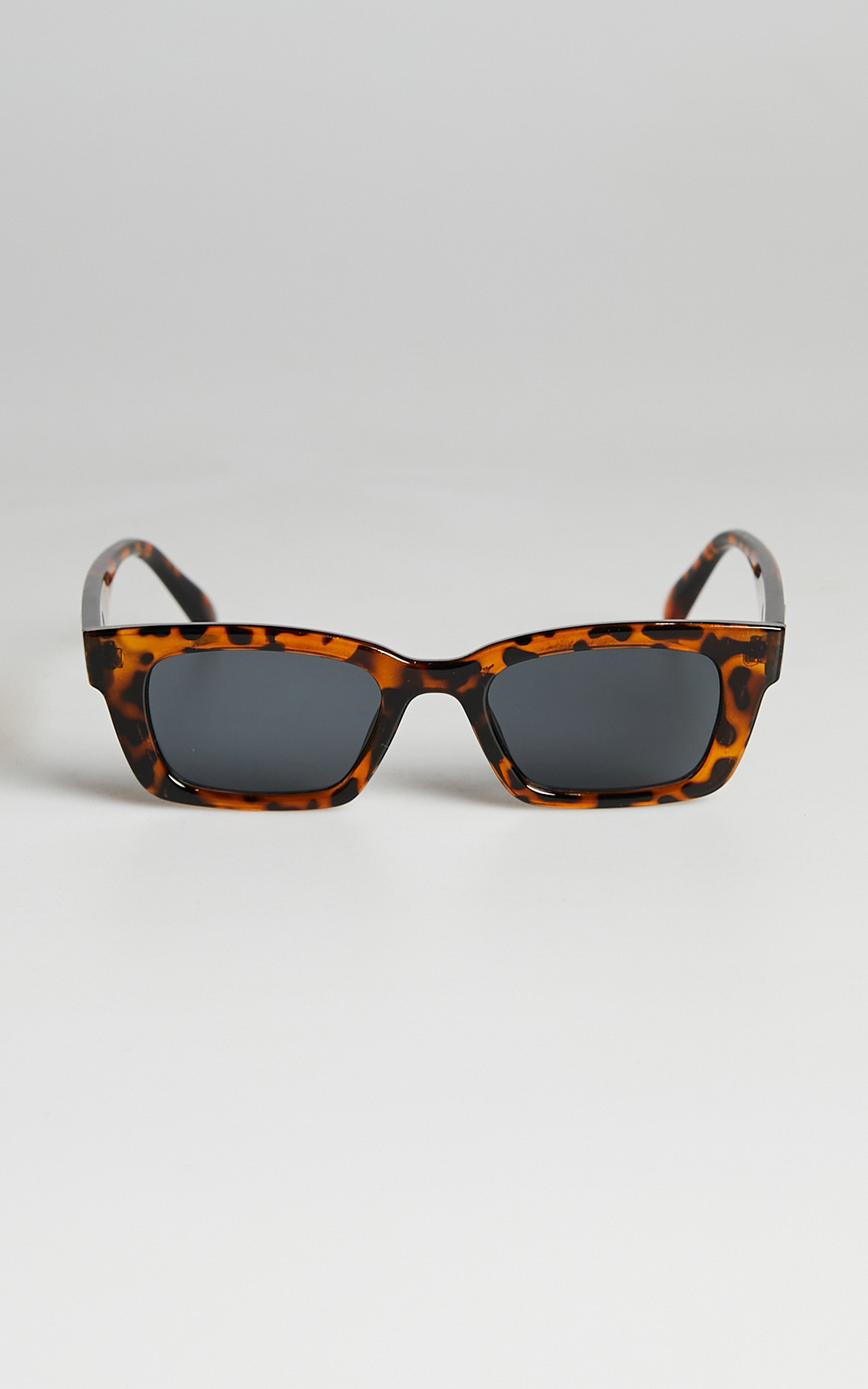 Axelle Sunglasses in Tortoiseshell - NoSize, NEU1, hi-res image number null