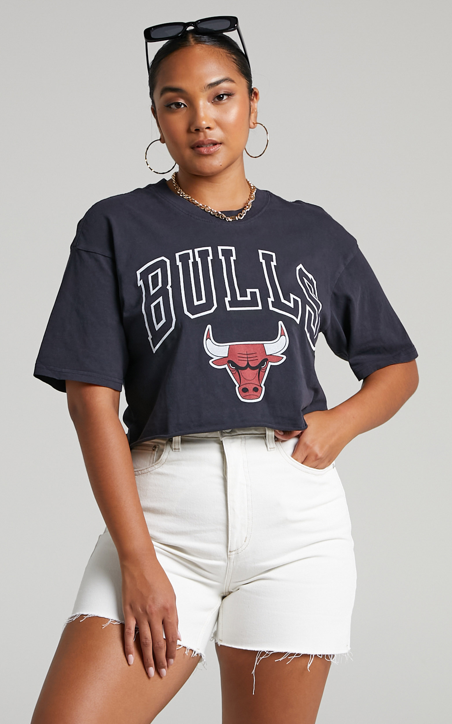 Mitchell & Ness - Chicago Bulls cropped Vintage Keyline Tee in Faded Black - S, BLK1, hi-res image number null